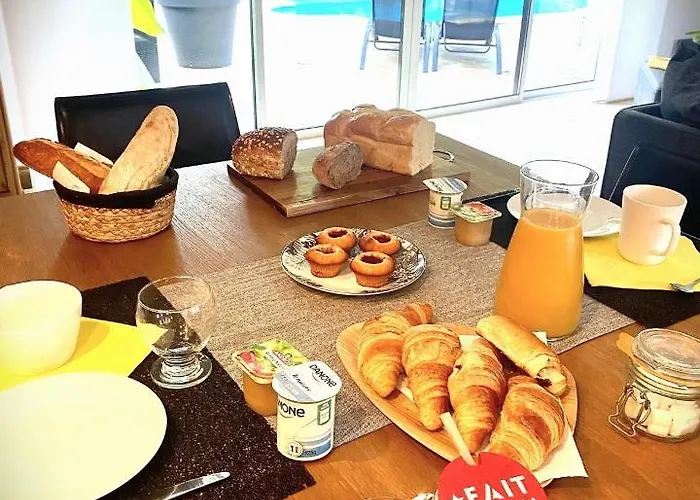 Le Logis De La Brumanderie - Saintes Bed and breakfast Fontcouverte (Charente-Maritime)