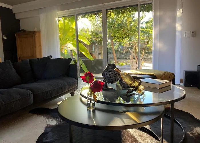 Le Logis De La Brumanderie - Saintes Bed and breakfast Fontcouverte (Charente-Maritime)